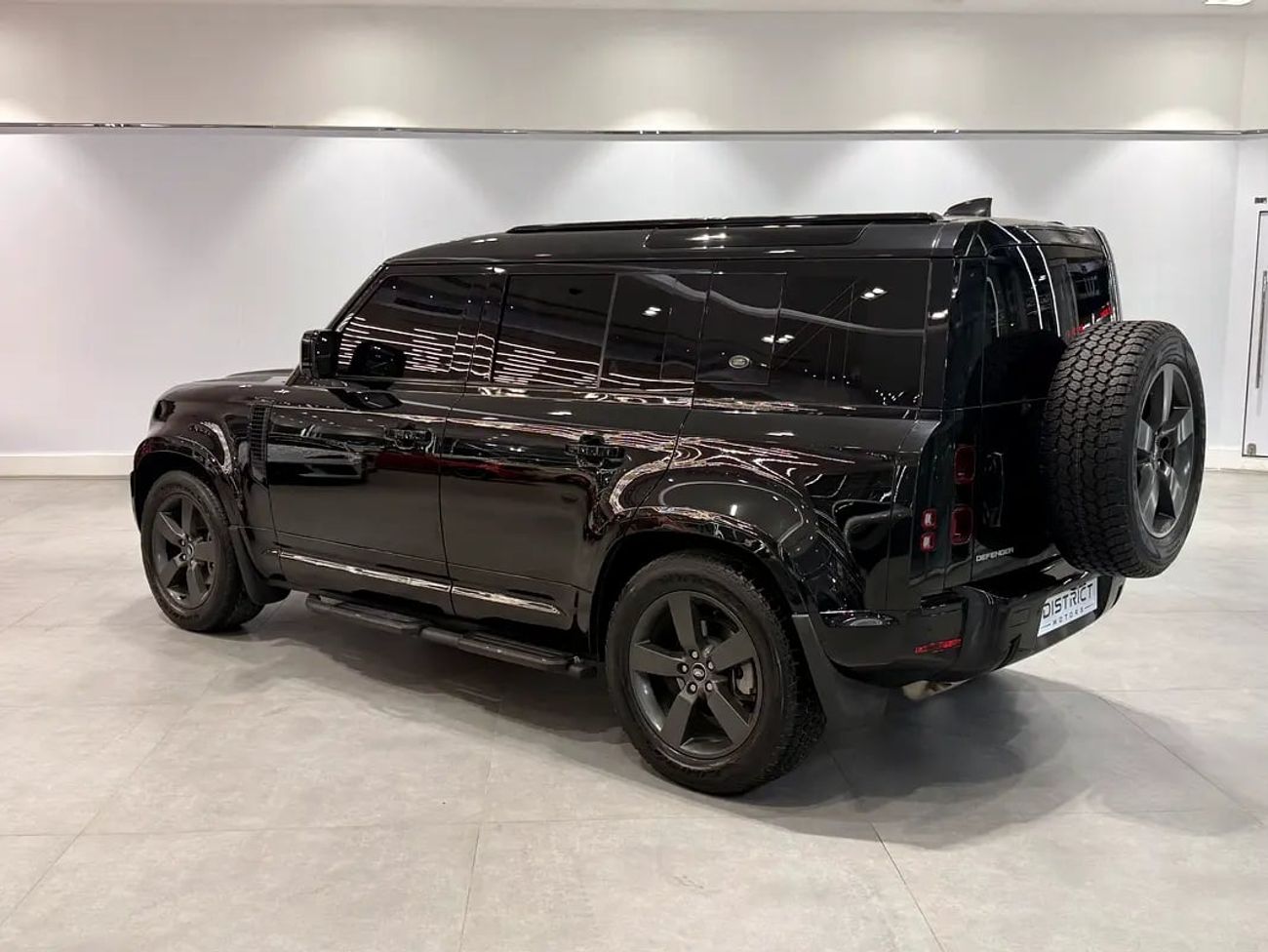 Land Rover Defender 110 SE P300 GCC Specs