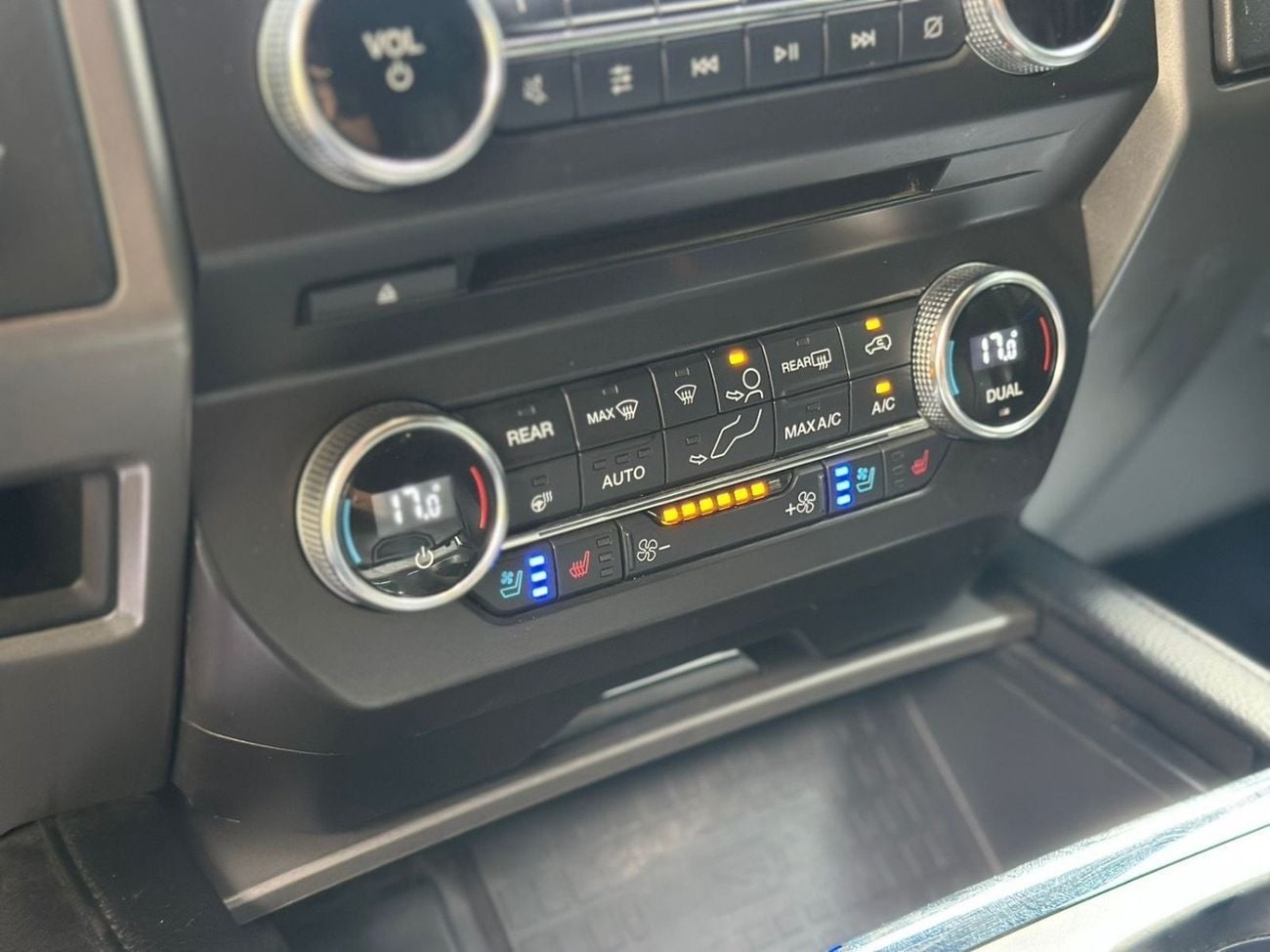 فورد إكسبيديشن XLT 3.5L (380 HP) FWD Ford Expedition | V6 | RWD | perfect condition