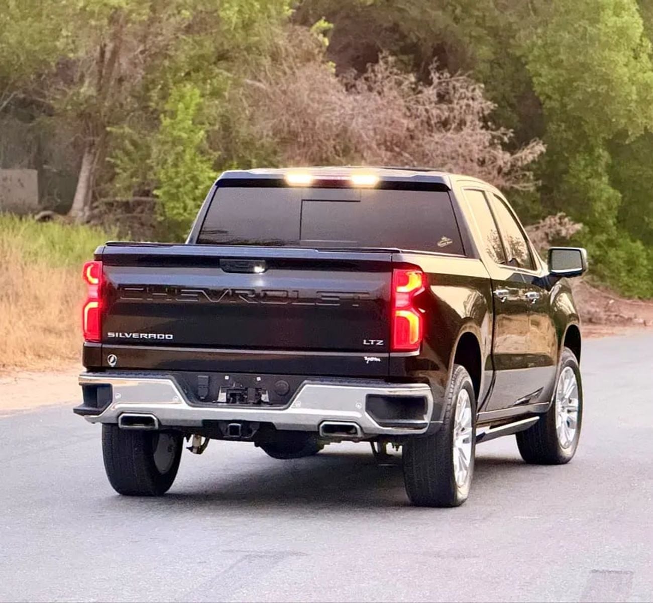 Chevrolet Silverado شيفروليه سيلفرادو LTZ موديل فل اوبشن بحالة ممتازة