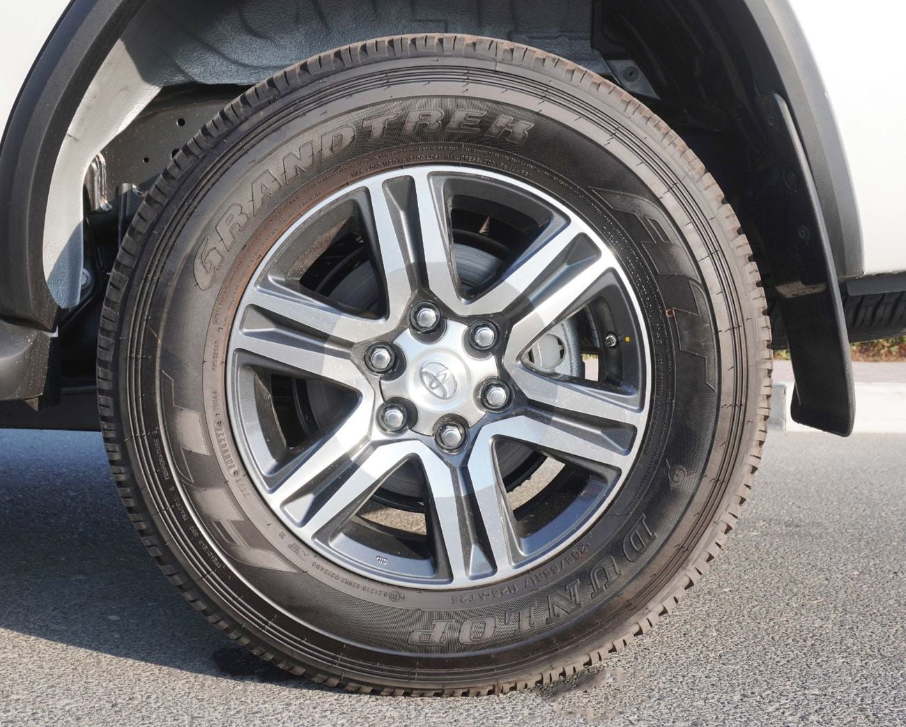 Toyota Fortuner 4x4 2.7L PETROL A/T 2026 MODEL