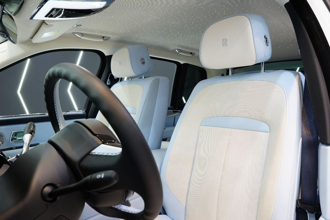 Rolls Royce Cullinan BLACK BADGE Executive Rear Seats, Rear Screens, Bespoke Audio, Dealer Warr + Serv!!