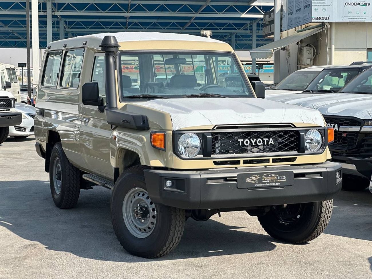 Toyota Land Cruiser 70 LC 78 HARDTOP 4.0L AT