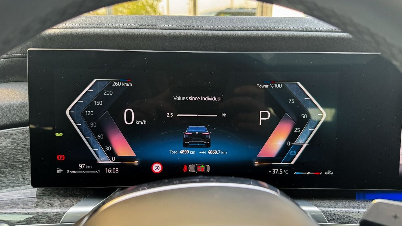 بي أم دبليو 740i إم سبورت 2023 GCC Agency Warranty Full Service History 3.0L Twin Turbo V6