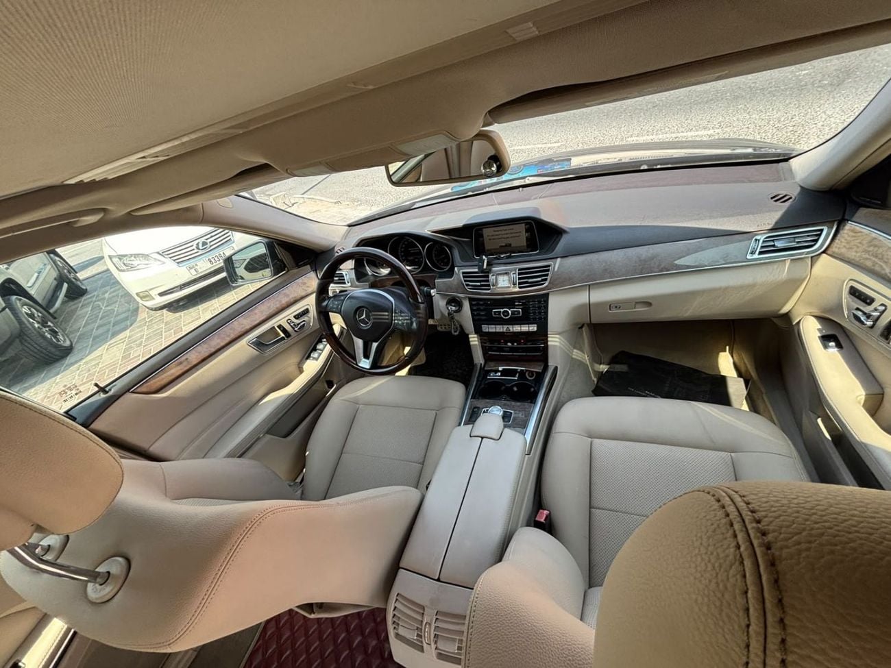 مرسيدس بنز E 350 سبورتس مرسيدس بنز الفئة E - سيارة سيدان ألمانية فاخرة. استمتع بتجربة هندسة ألمانية فائقة، وراحة استثنائية،