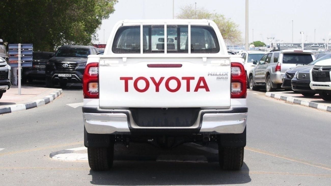 تويوتا هيلوكس SR5 Toyota Hilux 2.4L diesel M/T Wide body with Chrome bumper White 2026 model