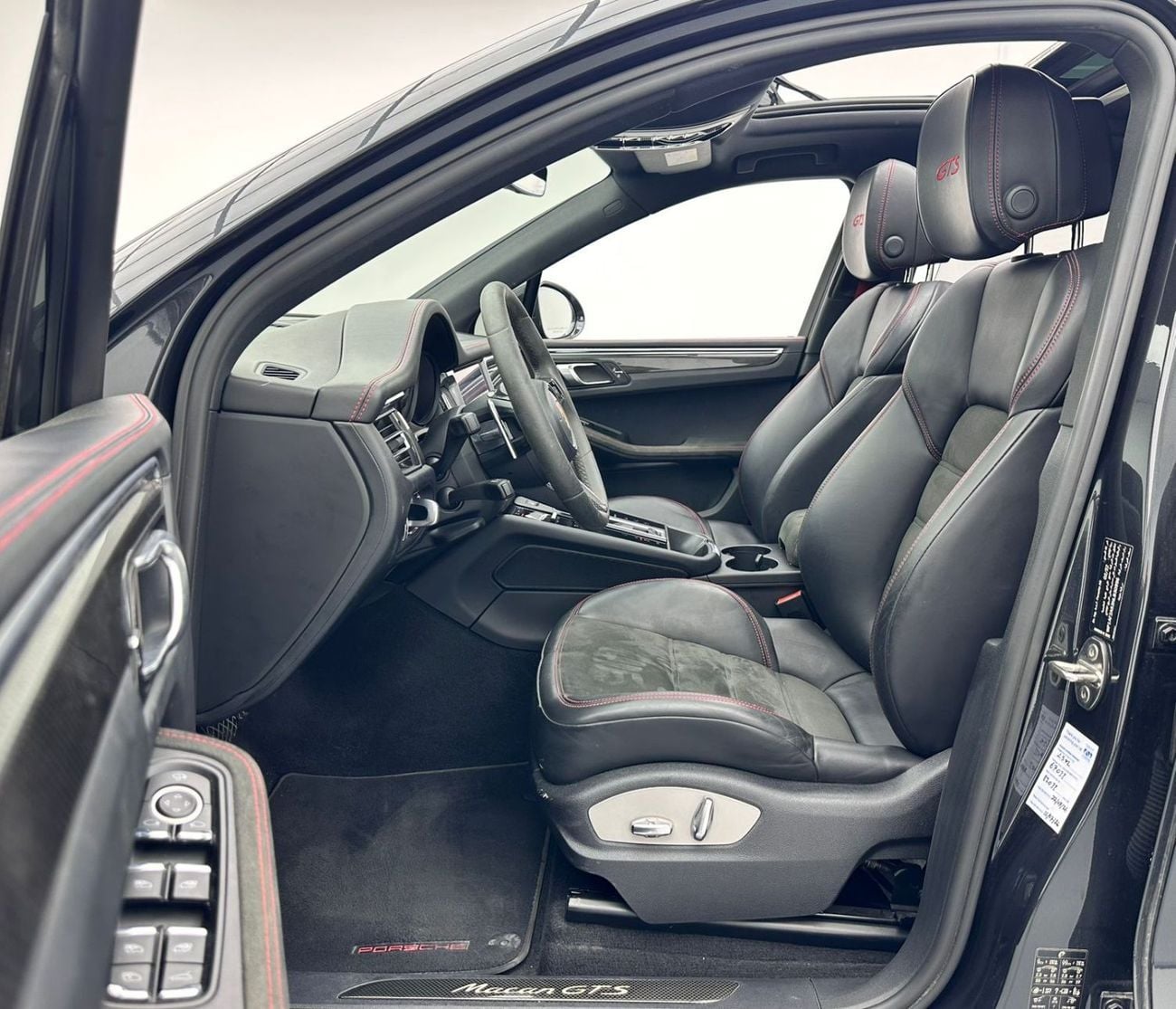 Porsche Macan GTS 2022 Porsche Macan, 1 Year Porsche Warranty, Full Porsche Service History, GCC