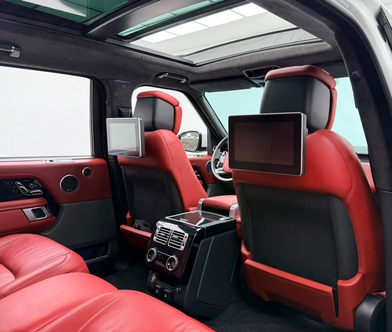 Land Rover Range Rover AUTOBIOGRAPHY 2021 Land Rover Vogue P530 Autobiography, Warranty, Full Agency Service History, GCC Specs.