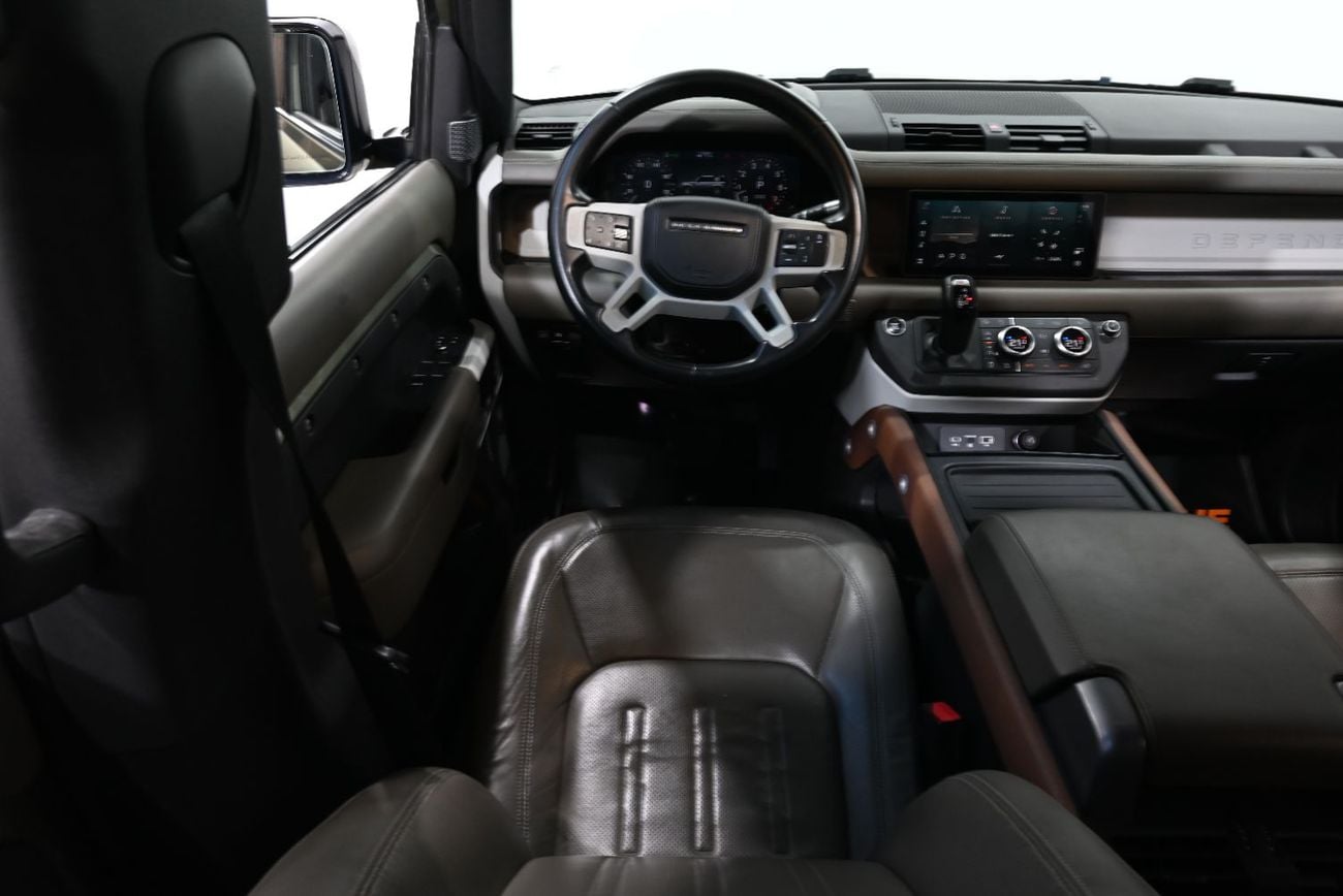Land Rover Defender 110 X-DYNAMIC HSE P400 2022 Land Rover Defender 110 X-Dynamic P400 HSE, Agency Service History, 1 Year Warranty, GCC