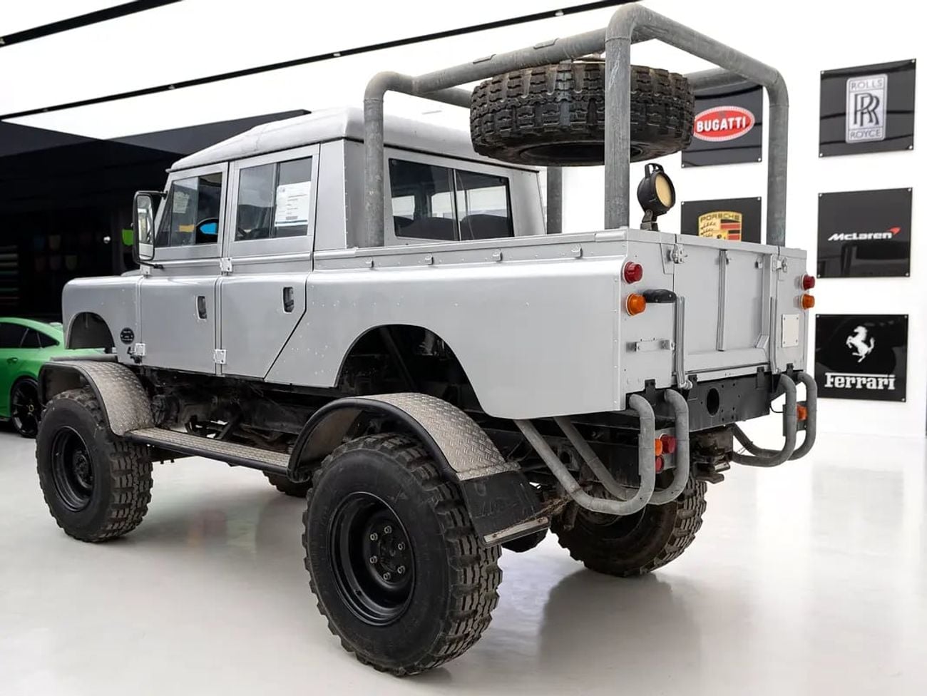 Land Rover Defender Worldwide 1/2 Worldwide | BIGFOOT MK-2 | Good condition.
