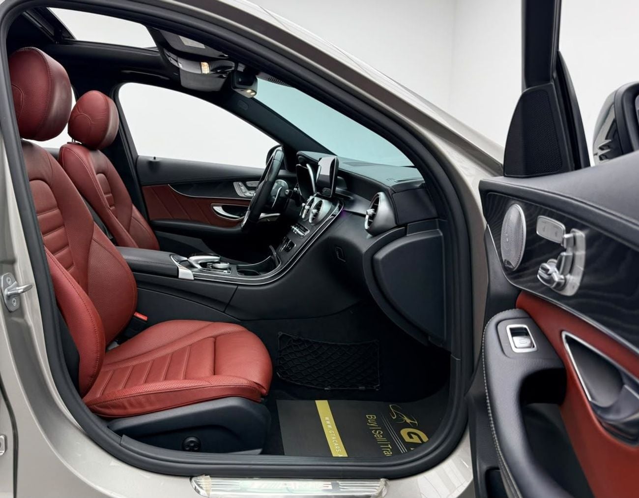 مرسيدس بنز سي 43 ايه ام جي AMG SPORT مرسيدس C 43 AMG موديل 2019، ضمان لمدة عام، سجل صيانة، مواصفات خليجية