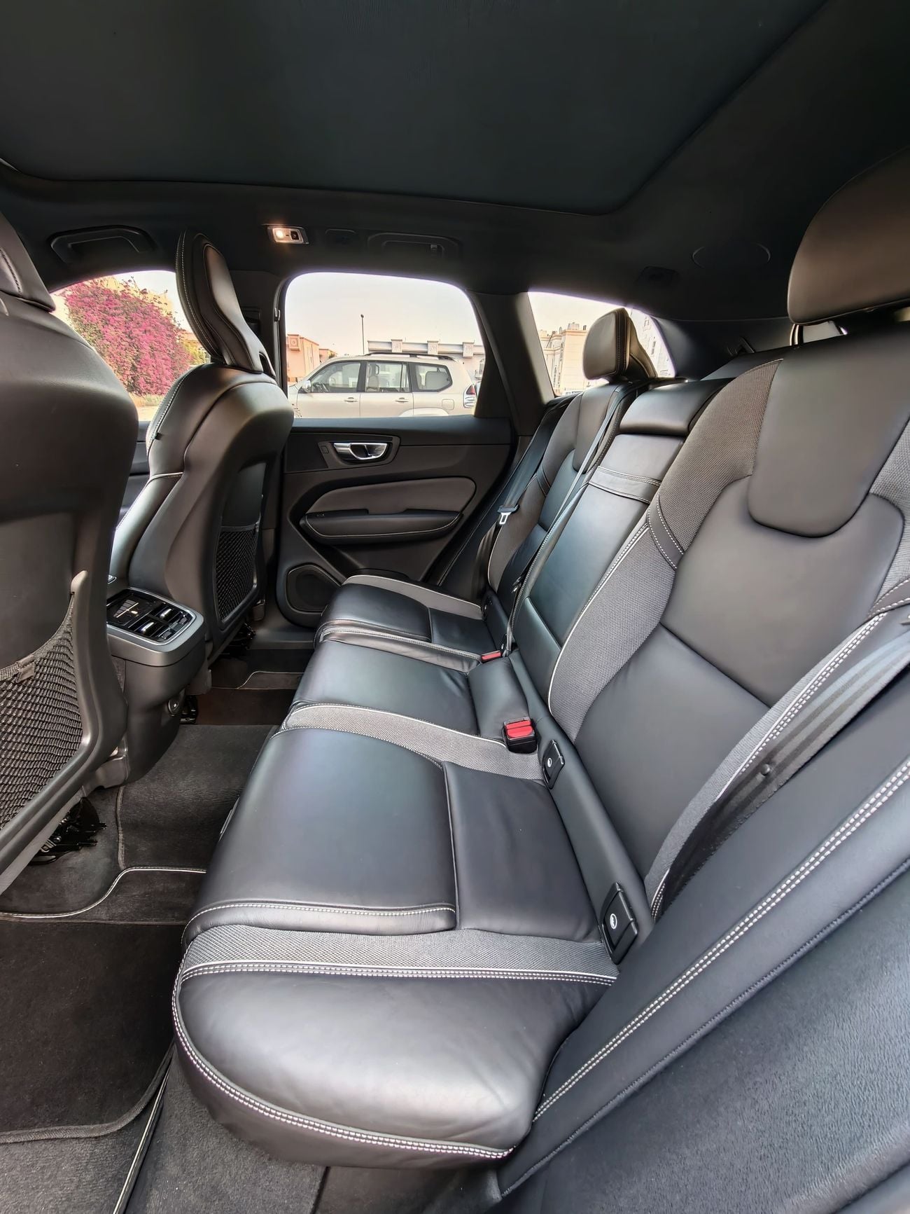 Volvo XC60 R DESIGN