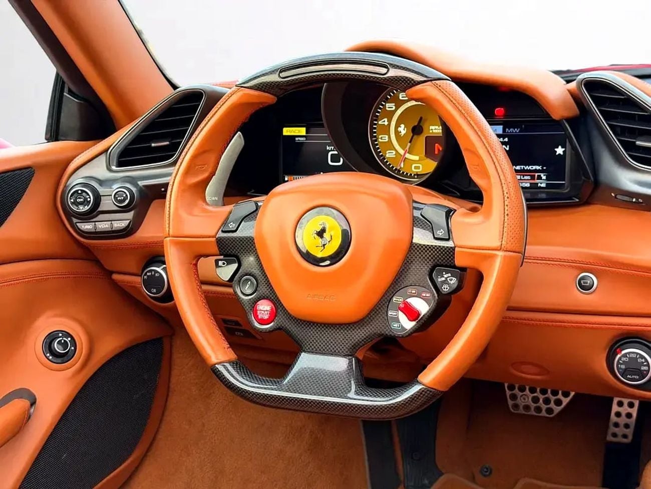 Ferrari 488 Spider SPIDER | 670 HP V8 | FULL AL TAYER SERVICE HISTORY | GCC