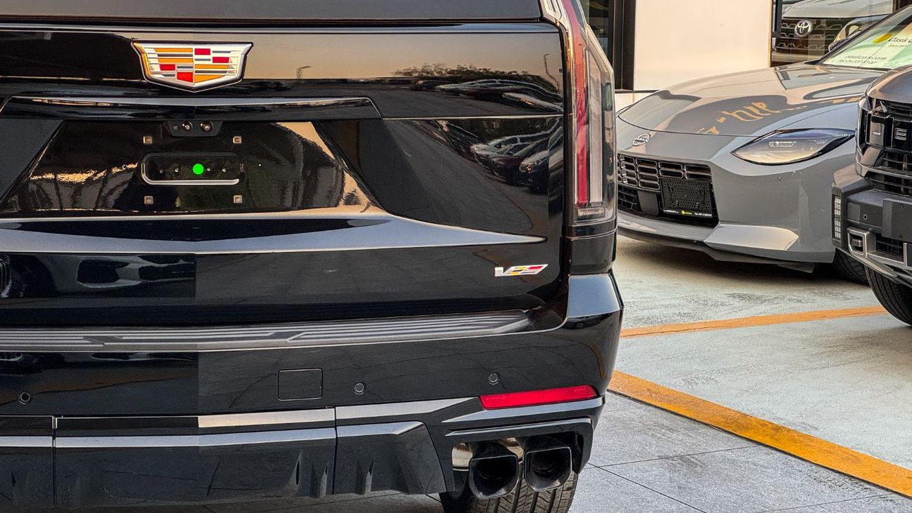 كاديلاك إسكالاد V SERIES Executive American Specs 2026 Brand New 6.2L V8 Supercharged