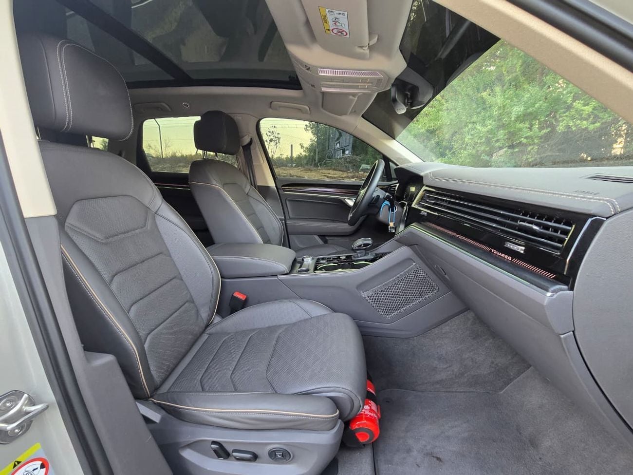 Volkswagen Touareg ELEGANCE HL 3.0L VOLKSWAGEN TOUAREG 2024 GCC // UNDER WARRNTY // LOW MILEAGE // PERFECT CONDITION