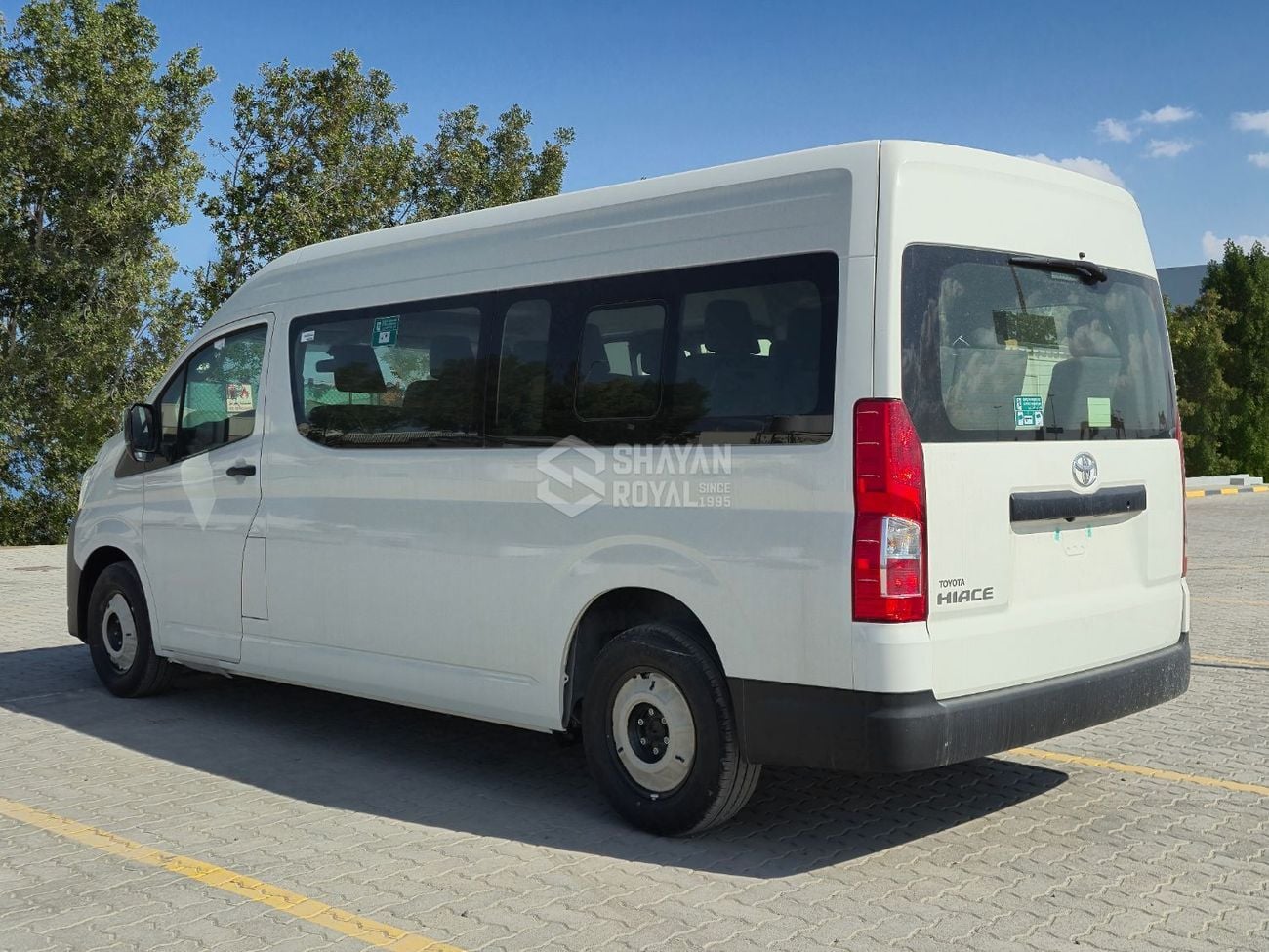 Toyota Hiace DX 3.5L PETROL V6 MT 13-SEATS RWD 2026MY
