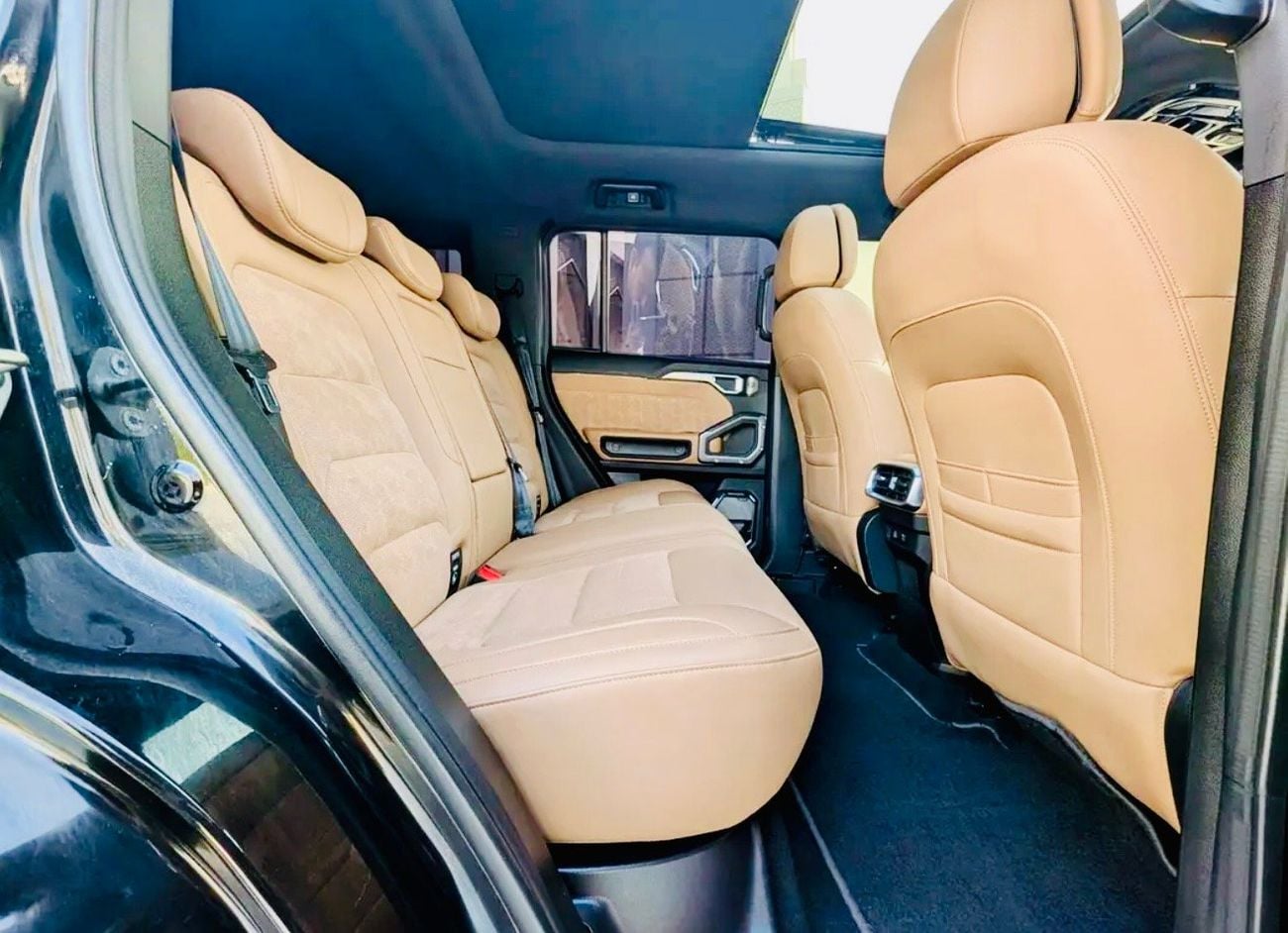 جيتور T2 2.5 L 4 cylinder petrol Automatic Gear 5 doors