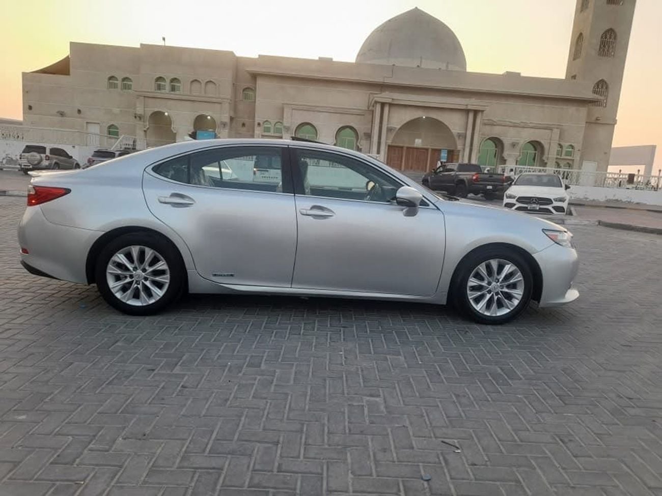 لكزس ES300h STANDARD 2013