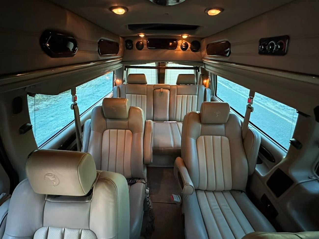 جي أم سي سافانا GMC SAVANA 2013 GCC // VIP ROOM // TV // ACCIDENT FREE // PERFECT CONDITION // 9 SEATS
