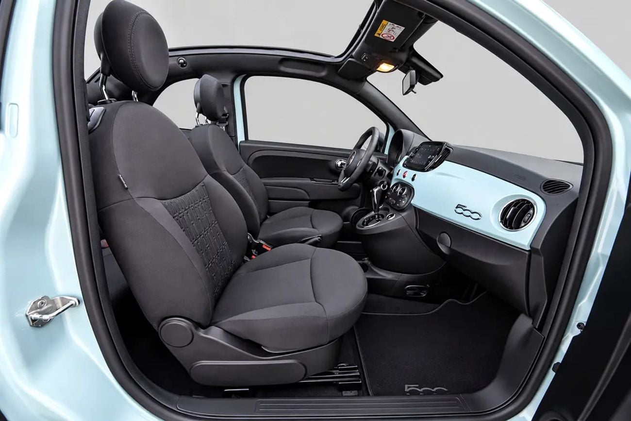 فيات 500 Lounge Convertible - Model - GCC Specs - Under warranty and service - No accidents