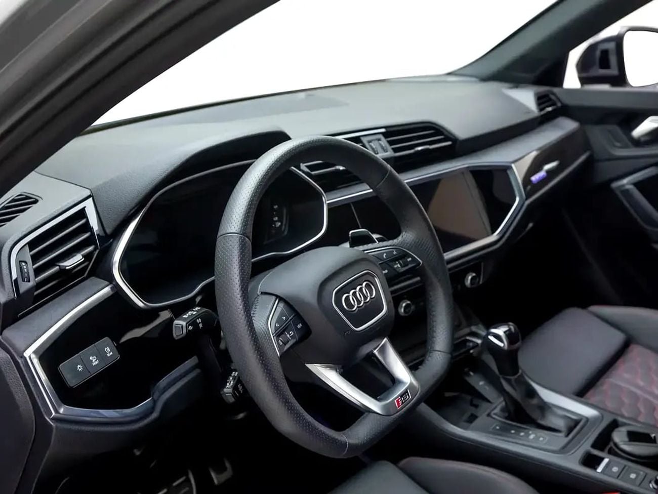Audi RSQ3 GCC Spec | Dealer Warranty and Service Contract