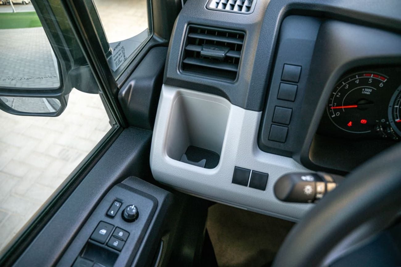 تويوتا هاياس DX 2.8L - 4 CYL - AUTOMATIC - DIESEL - VAN - REAR WHEEL DRIVER - HIGHROOF - 3 SEATS - 4 DOOR