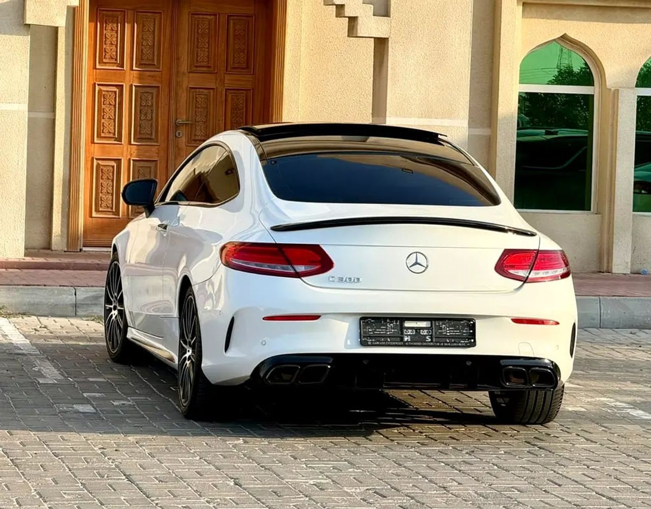 Mercedes Benz C300 مرسيدس C300 كوبيه خليجيStunning C300 Coupe | GCC Specs | Low Mileage | Pristine
