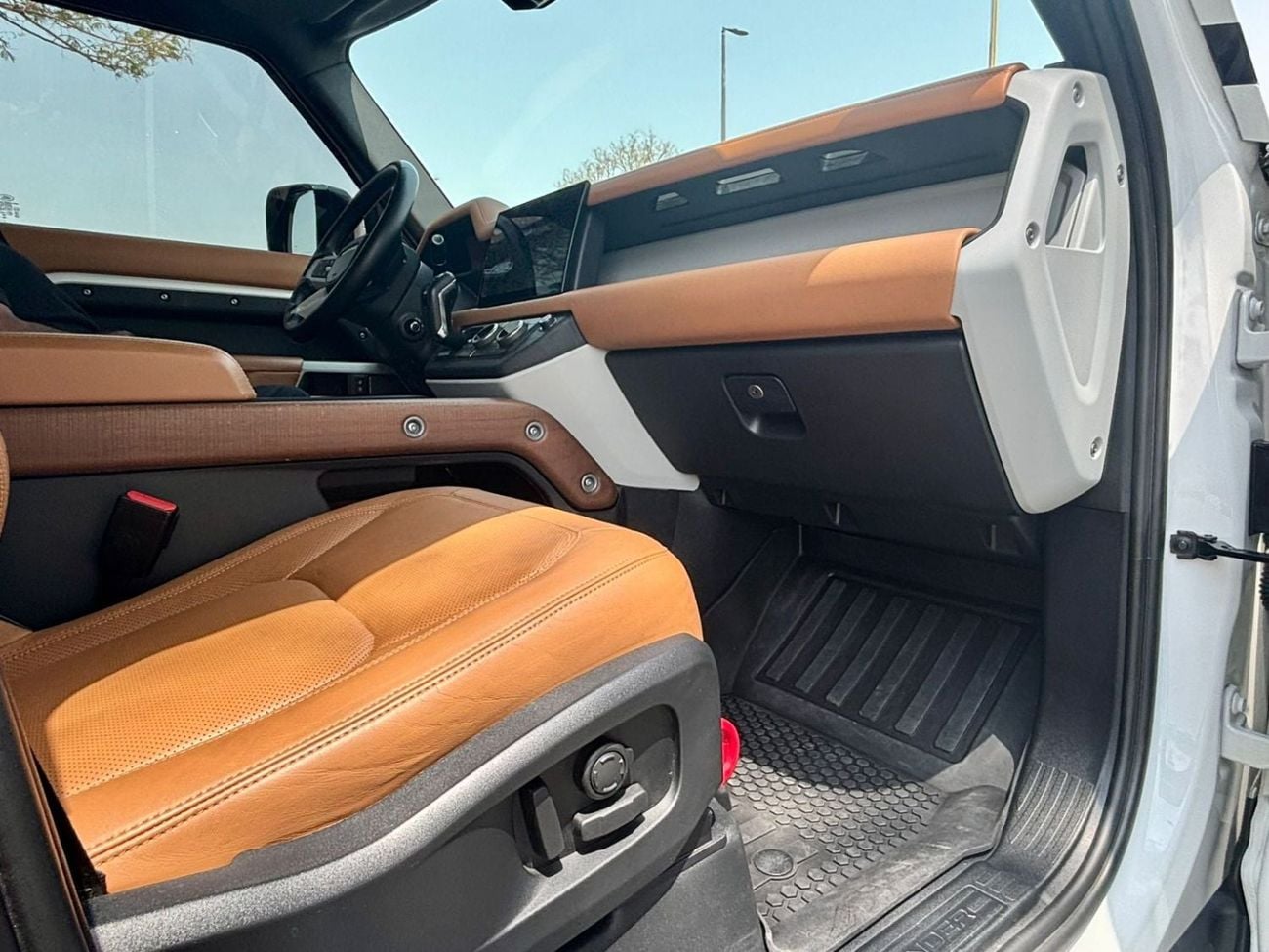 لاند روفر ديفندر 110 HSE P400