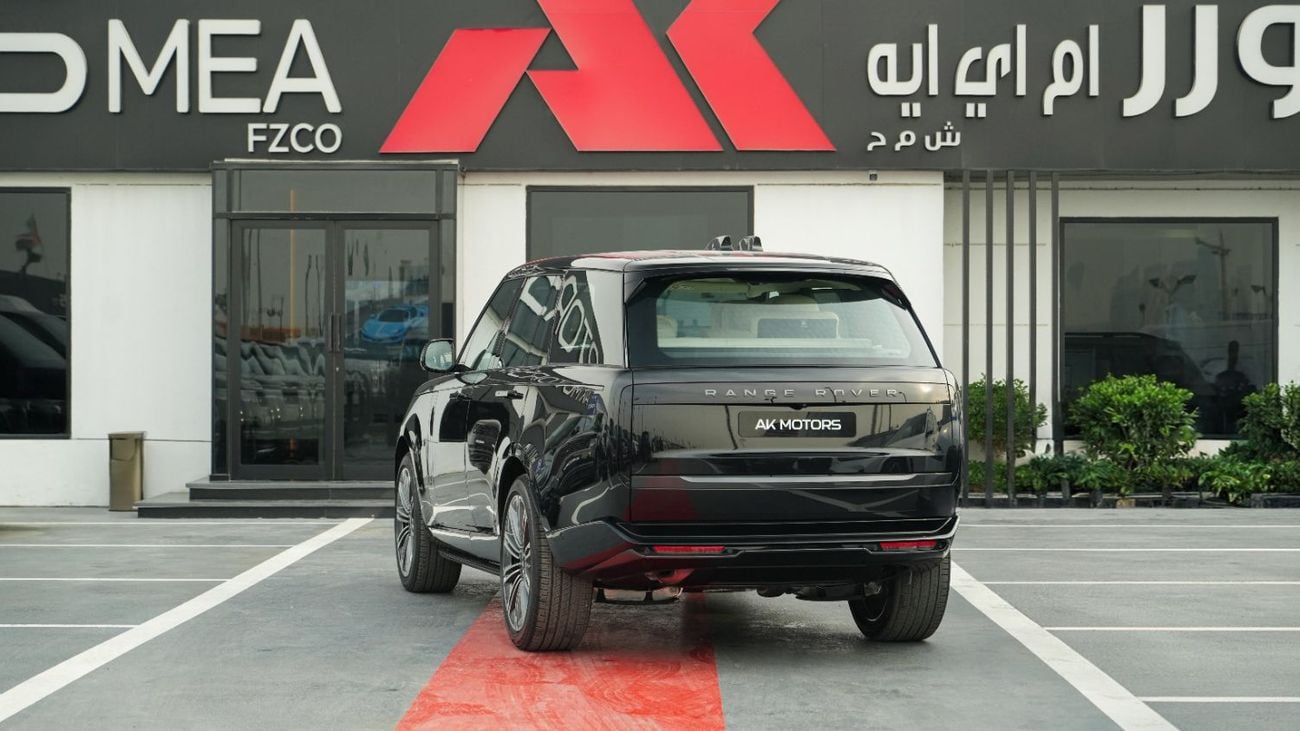لاند روفر رينج روفر Autobiography P400 With Console Santorini Black- white 2027MY Export Only