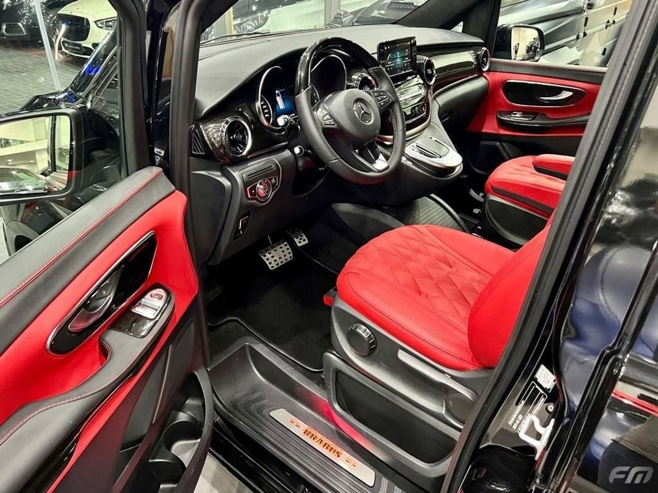 Mercedes Benz V 250 AVANTGARDE/E VIP BUSINESS VAN – FULL LUXURY OPTION | BRAND NEW | GCC | 2023 ORIGINAL BRABUS BODY KIT WITH CERTIF