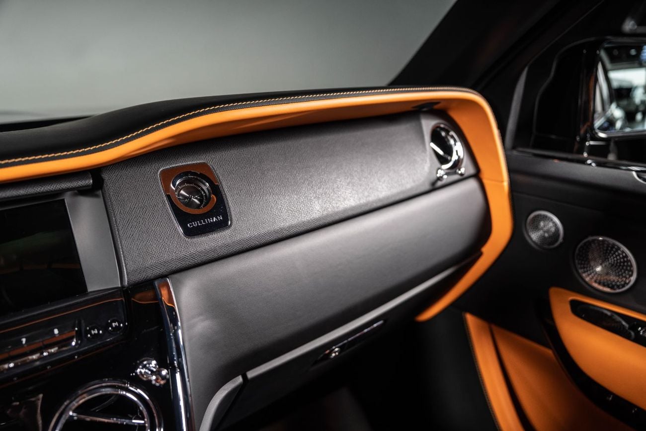 رولز رويس كولينان STANDARD 2020 - ROLLS ROYCE CULLINAN - MANSORY KIT - TWO TONE INTERIOR - FULLY LOEADED - IMMACULATE CAR
