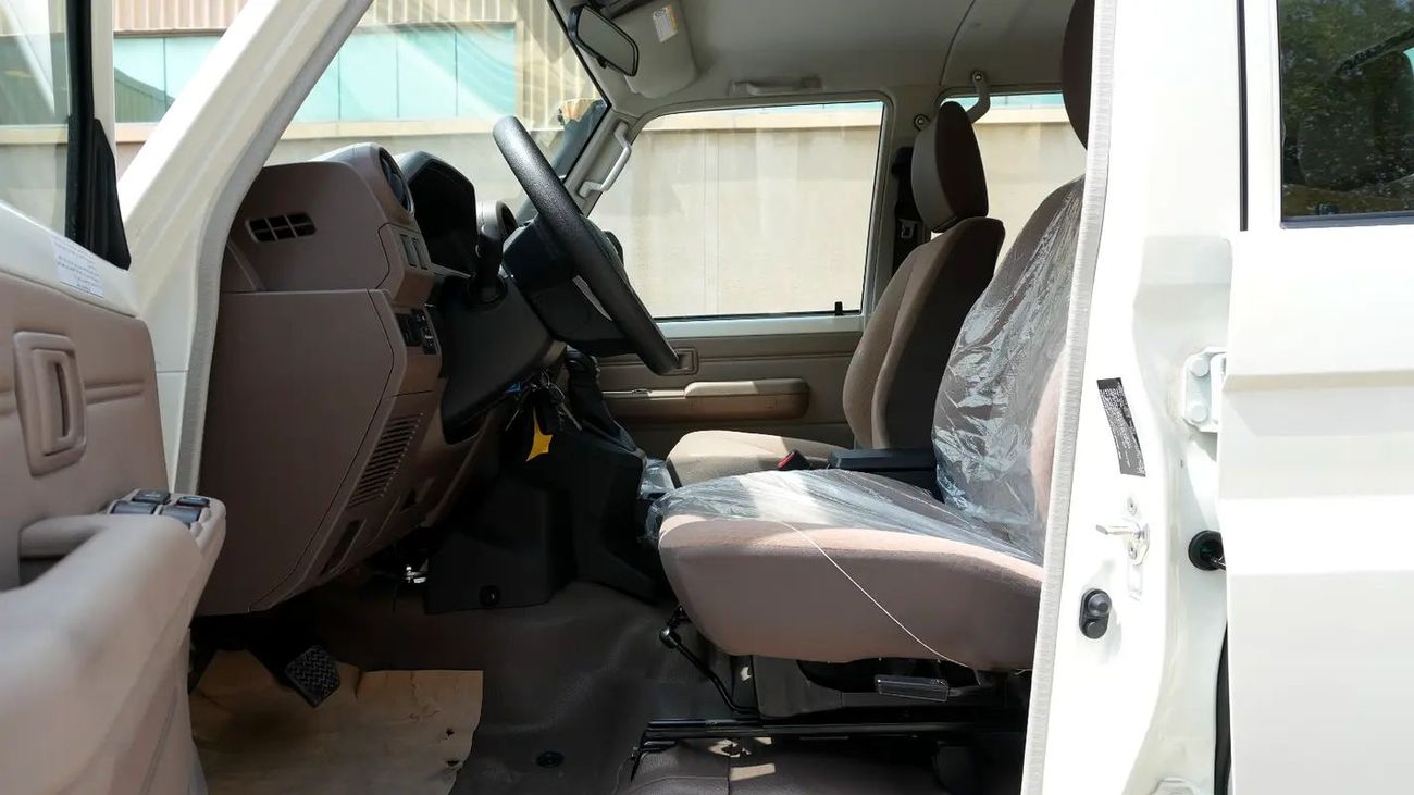 Toyota Land Cruiser Pick Up 2026 Toyota Land Cruiser LC79 Double Cabin Pickup LX-E 2.8L 4-Cyl Diesel A/T 4WD