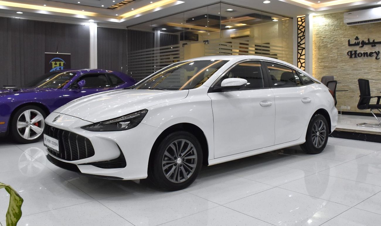أم جي 5 عرض ممتاز لسيارة MG5 180 DVVT (موديل 2025) باللون الأبيض وبمواصفات صينية
