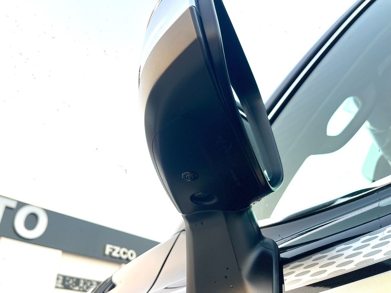 Toyota Land Cruiser VX LAND Cruiser VX 4.0 PETROL AT Omani Specs Fully Loaded | Soft Door closed | RADAR | JBL