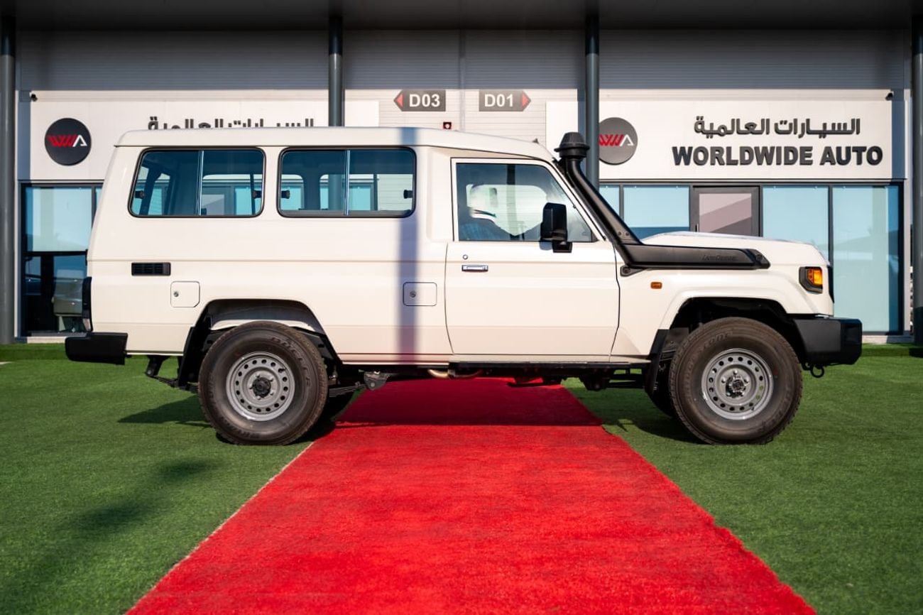 Toyota Land Cruiser 70 LC 78 HARDTOP 4.0L MT
