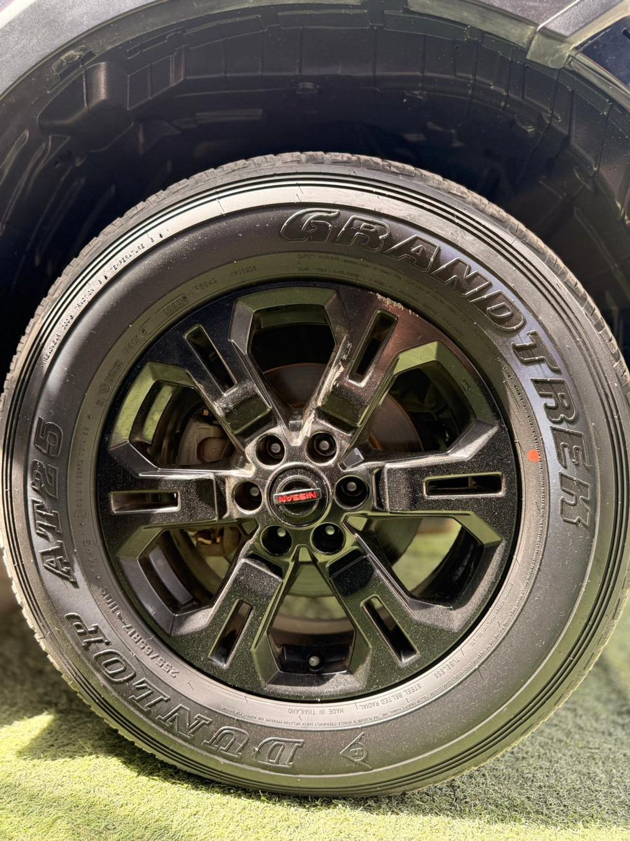 Nissan Navara 2.4 L DIESEL AUSTRALIAN