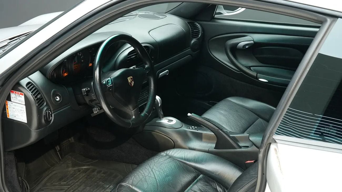 بورش 911 Carrera 4S Japanese Specs