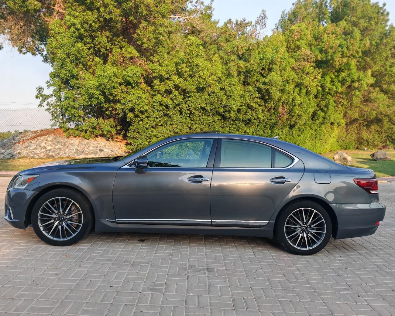 Lexus LS460 PREMIER LWB