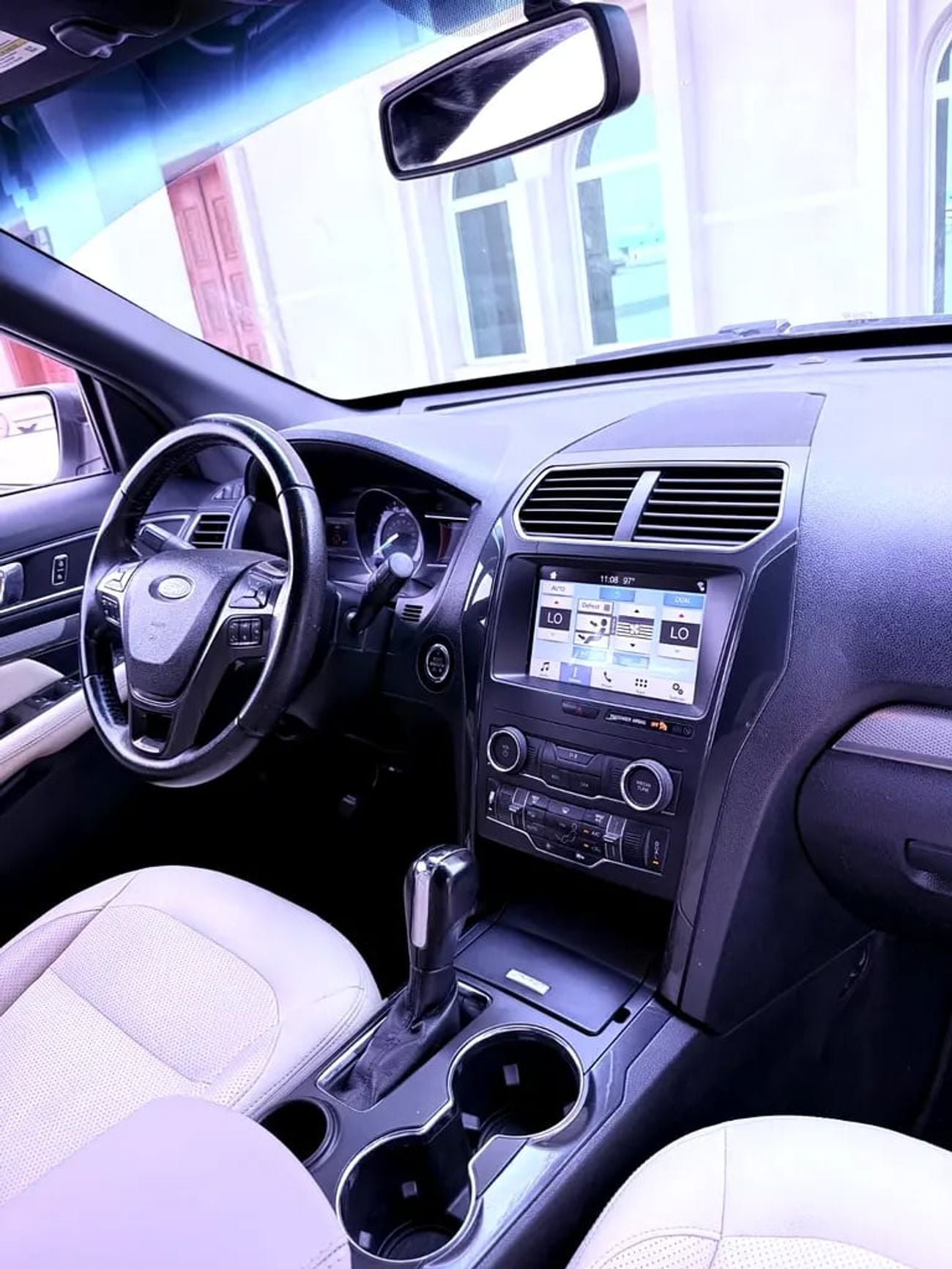 Ford Explorer XLT (American Specs)