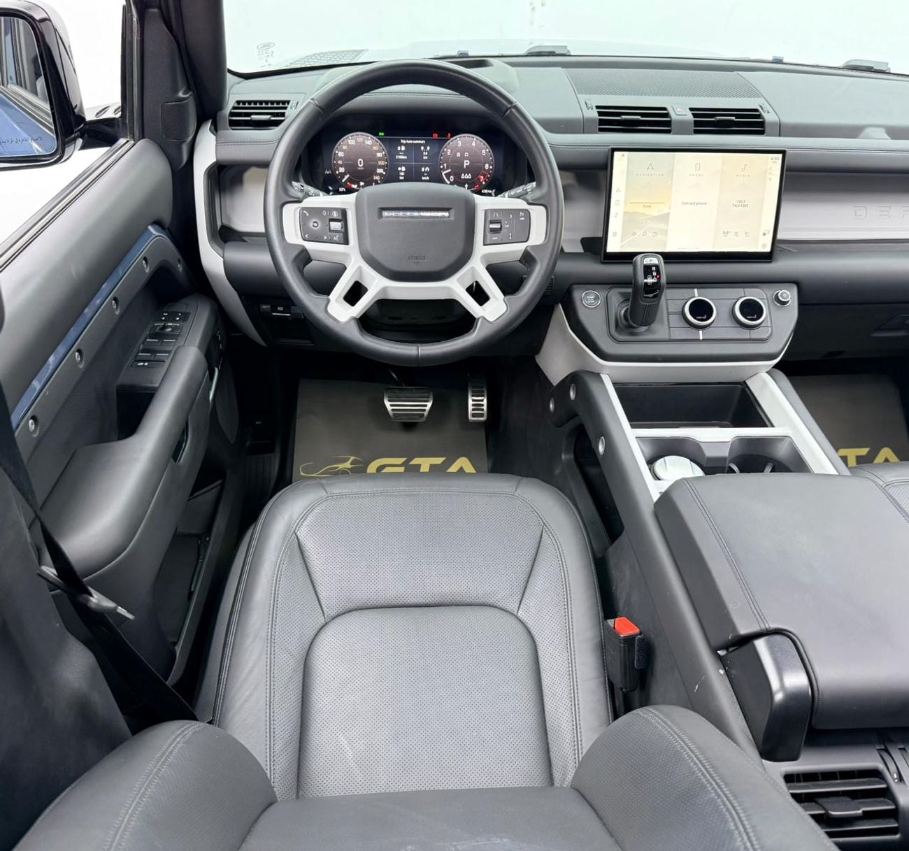 Land Rover Defender 110 X-DYNAMIC HSE P400 2025 Land Rover Defender X Dynamic 110 HSE, 2030 LR Warranty, Full LR Service History, Low Km, GCC