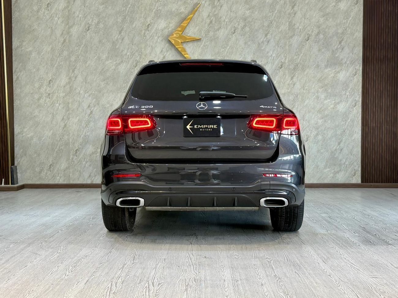 مرسيدس بنز GLC 300 STANDARD 4MATIC 2.0L