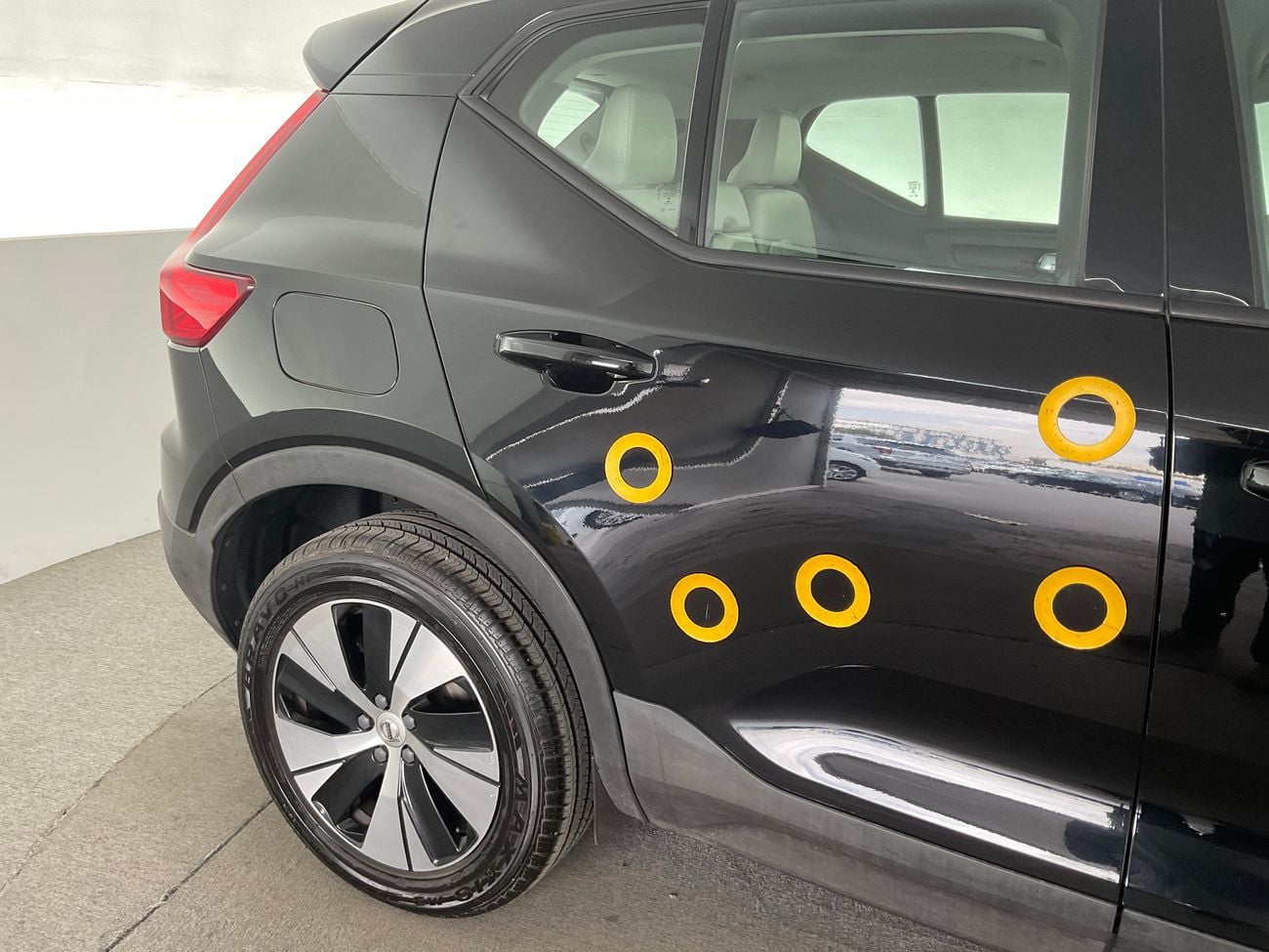 Volvo XC40 MOMENTUM | Guaranteed Warranty | 0 Down Payment