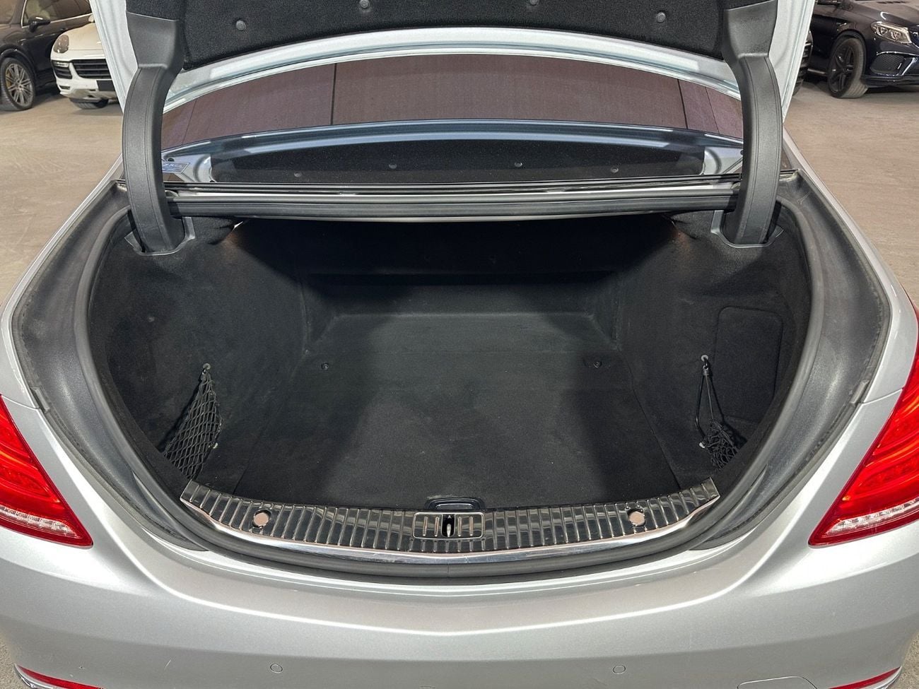 Mercedes Maybach S500 Maybach MERCEDES MAYBACH S-CLASS 2016 | 6 BUTTONS | REAR SEAT COMFORT PACKAGE | LOW MILEAGE!