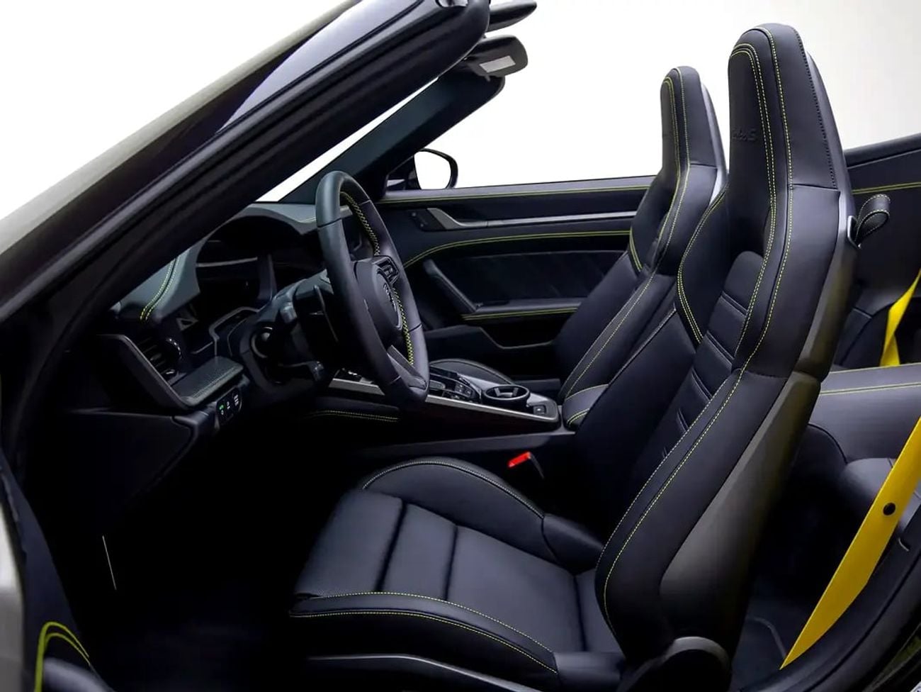 Porsche 911 TURBO S Cabriolet | GCC Spec | Under Dealer Warranty - Performance Icon