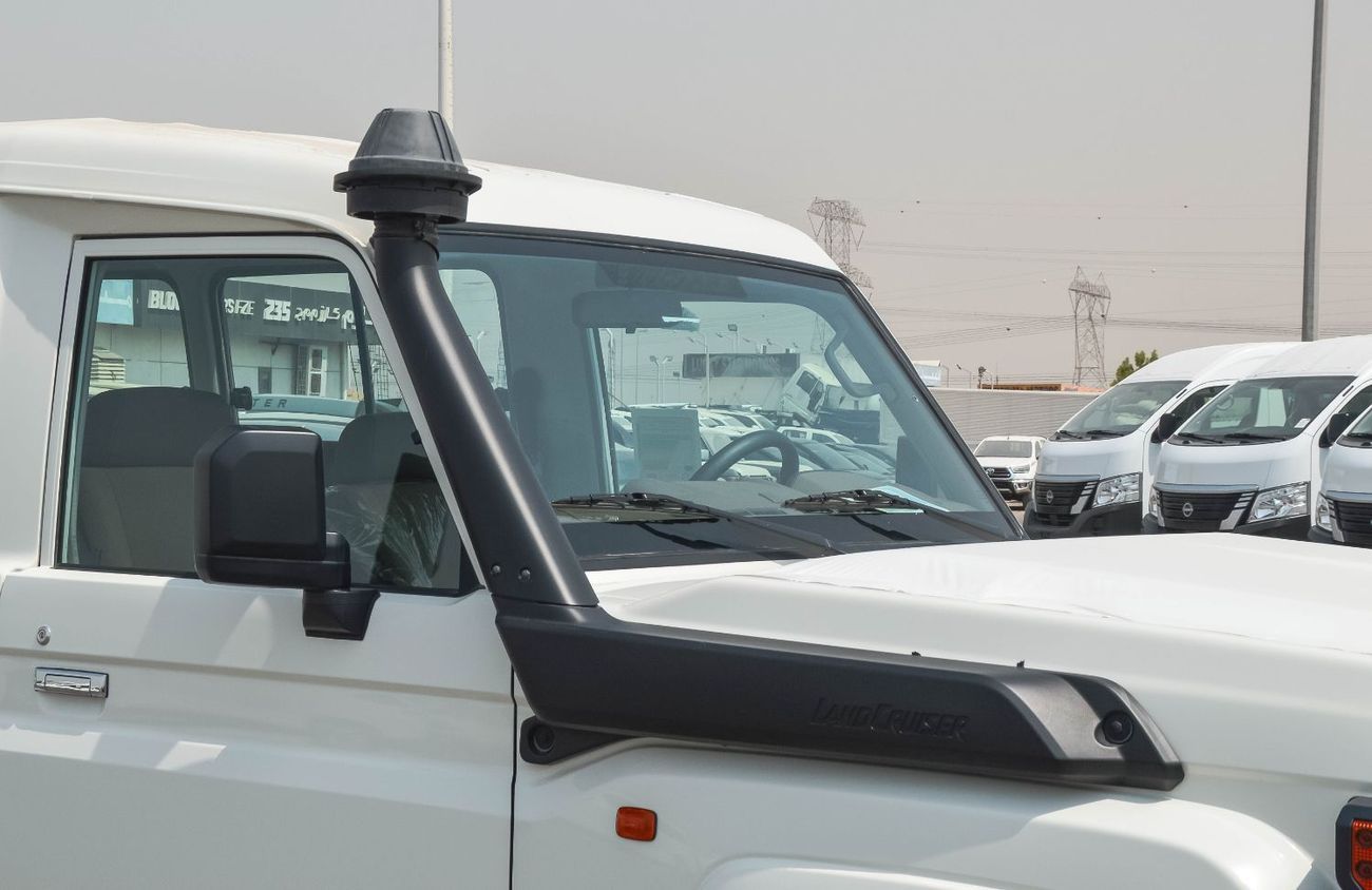 تويوتا لاند كروزر 70 LC 78 HARDTOP 4.0L MT TOYOTA LAND CRUISER AMBULANCE 4.0L 4WD AT SUV 2025