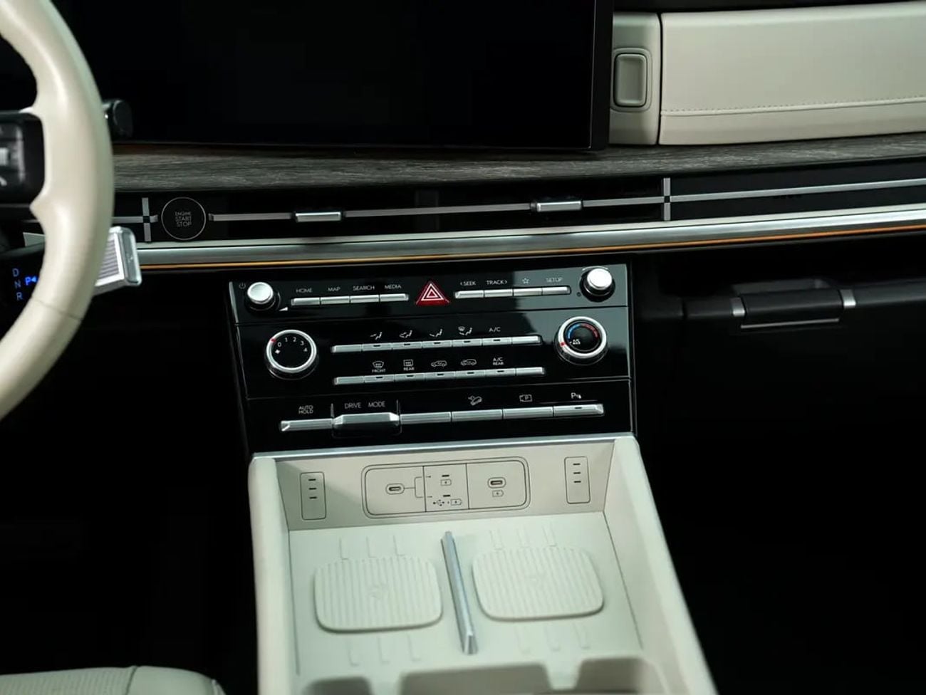 Hyundai Santa Fe COMFORT SE | GCC Specs | Brand Condition