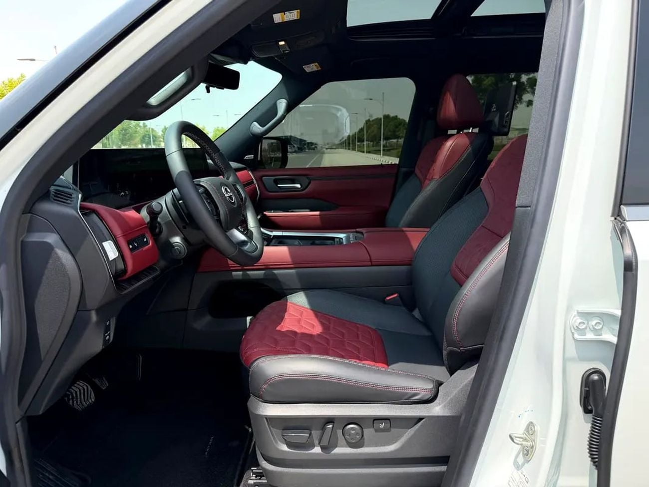 Nissan Patrol LE PLATINUM CITY 0% down payment - - LE Platinum city - Twin Turbo - GCC - Under Warranty - AWR