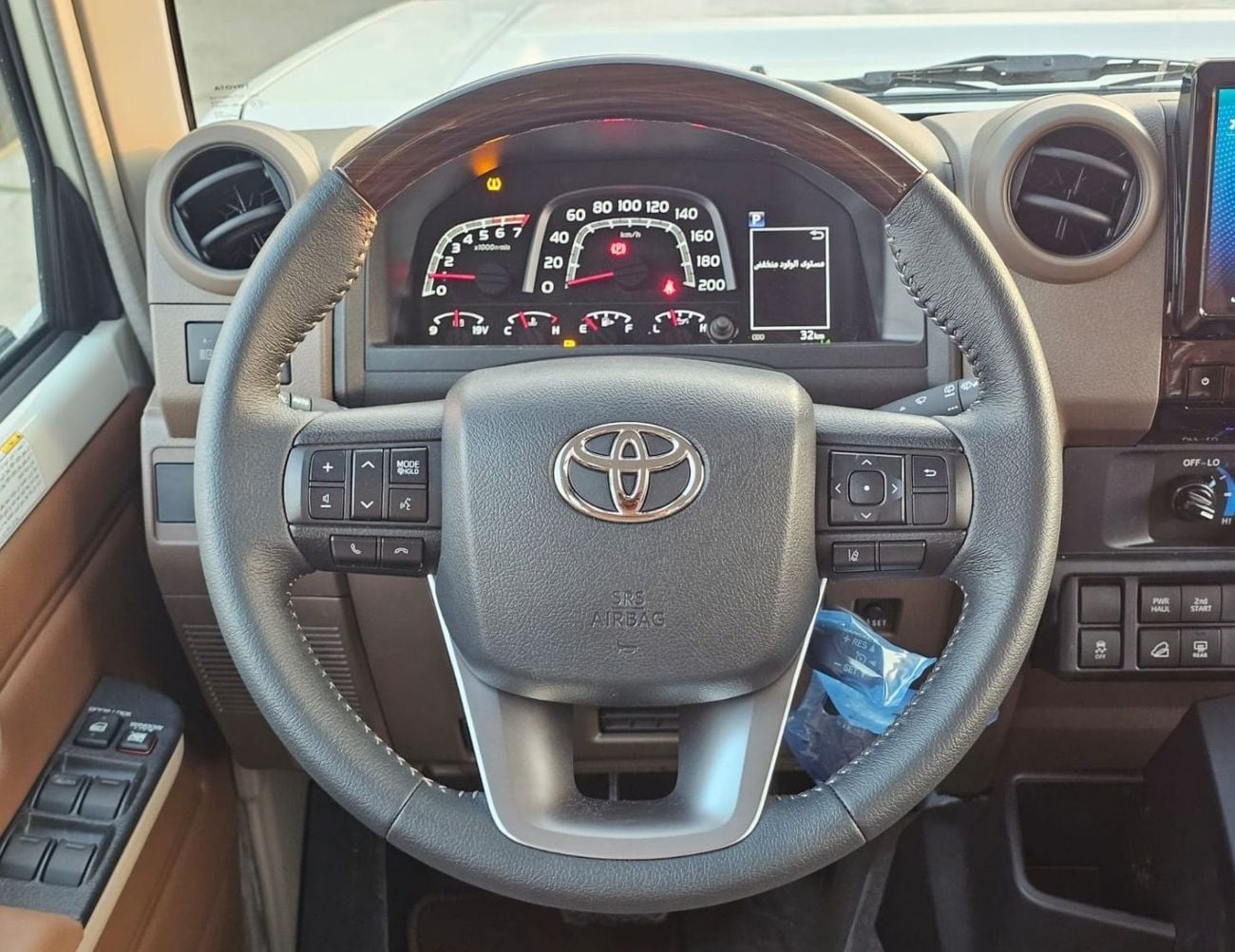 Toyota Land Cruiser 70 LC76 LX HARDTOP 5DOOR || 4.0L PETOL A/T 4WD | RADAR | DIFF-LOCK | FULL OPTION (CODE # 76PAFRE)