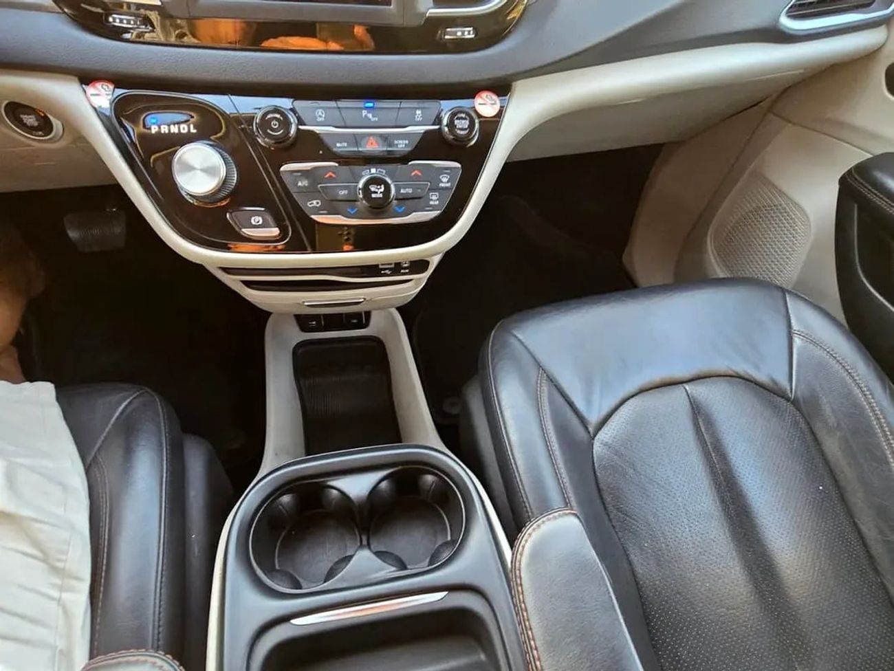 Chrysler Pacifica Van