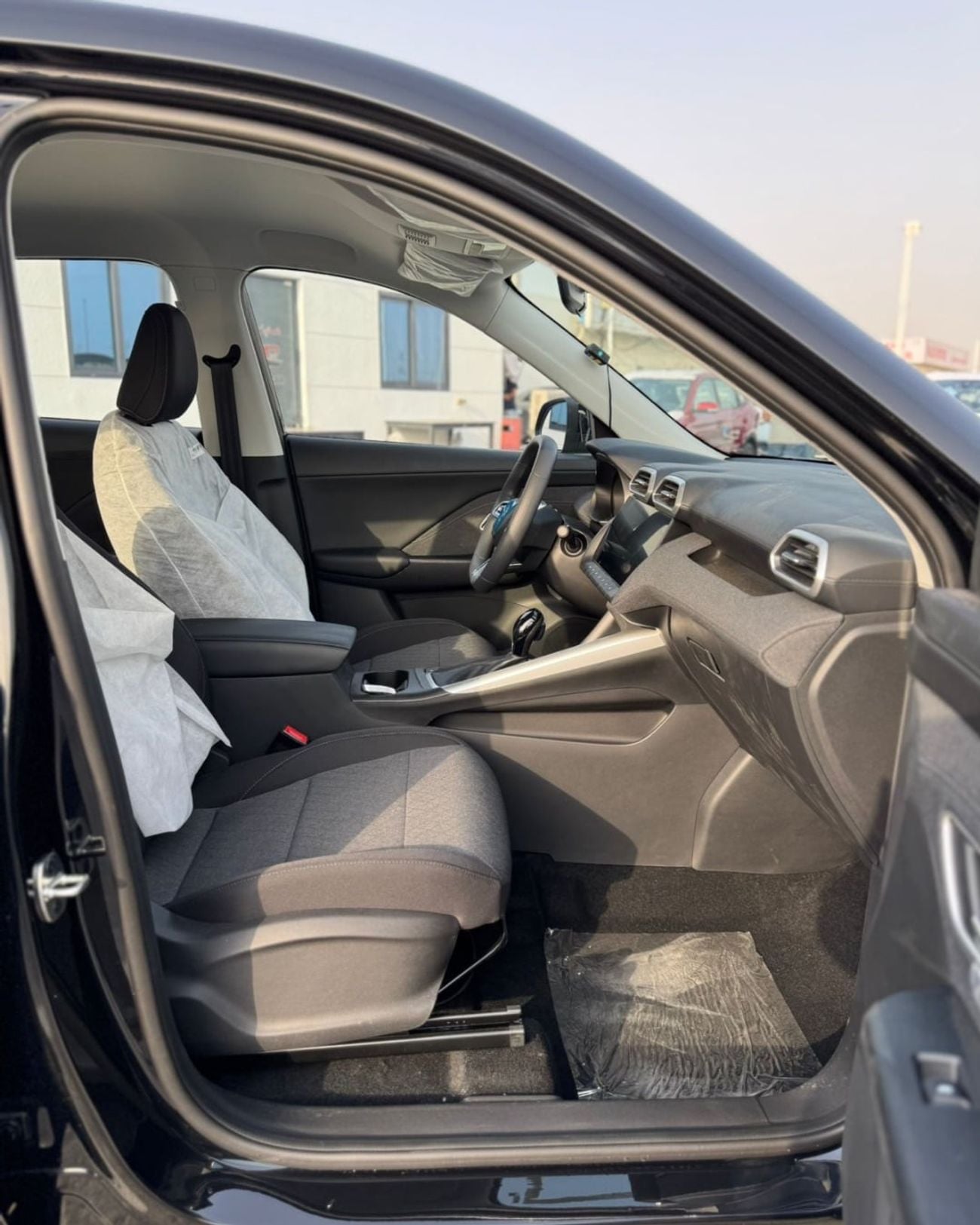 MG ZS STANDARD 1.5L - 2026 MODEL GCC - BLACK COLOR