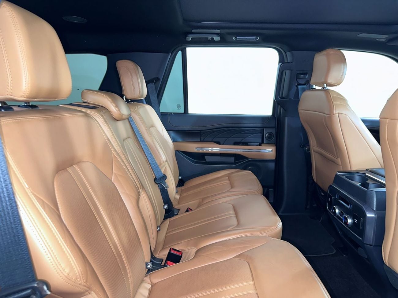 Ford Expedition PLATINUM XP-PN222/AL TAYER MOTORS/ AL QOUZ SHOWROOM